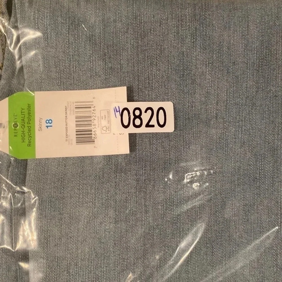 Nwt. Time & Tru Women’s high rise skinny jeans size 18. - Picture 10 of 10